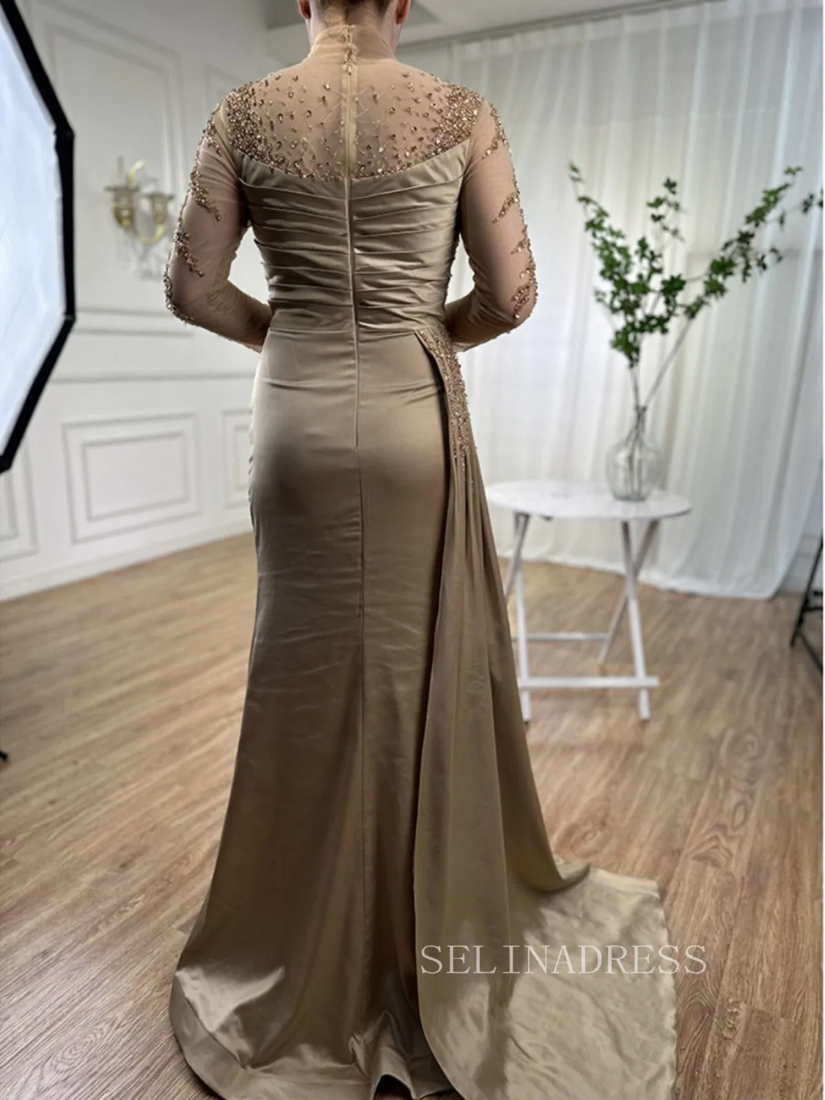 Luxury Mermaid High Neck Evening Gowns With Long Sleeve Beaded Formal Dresses LA71804