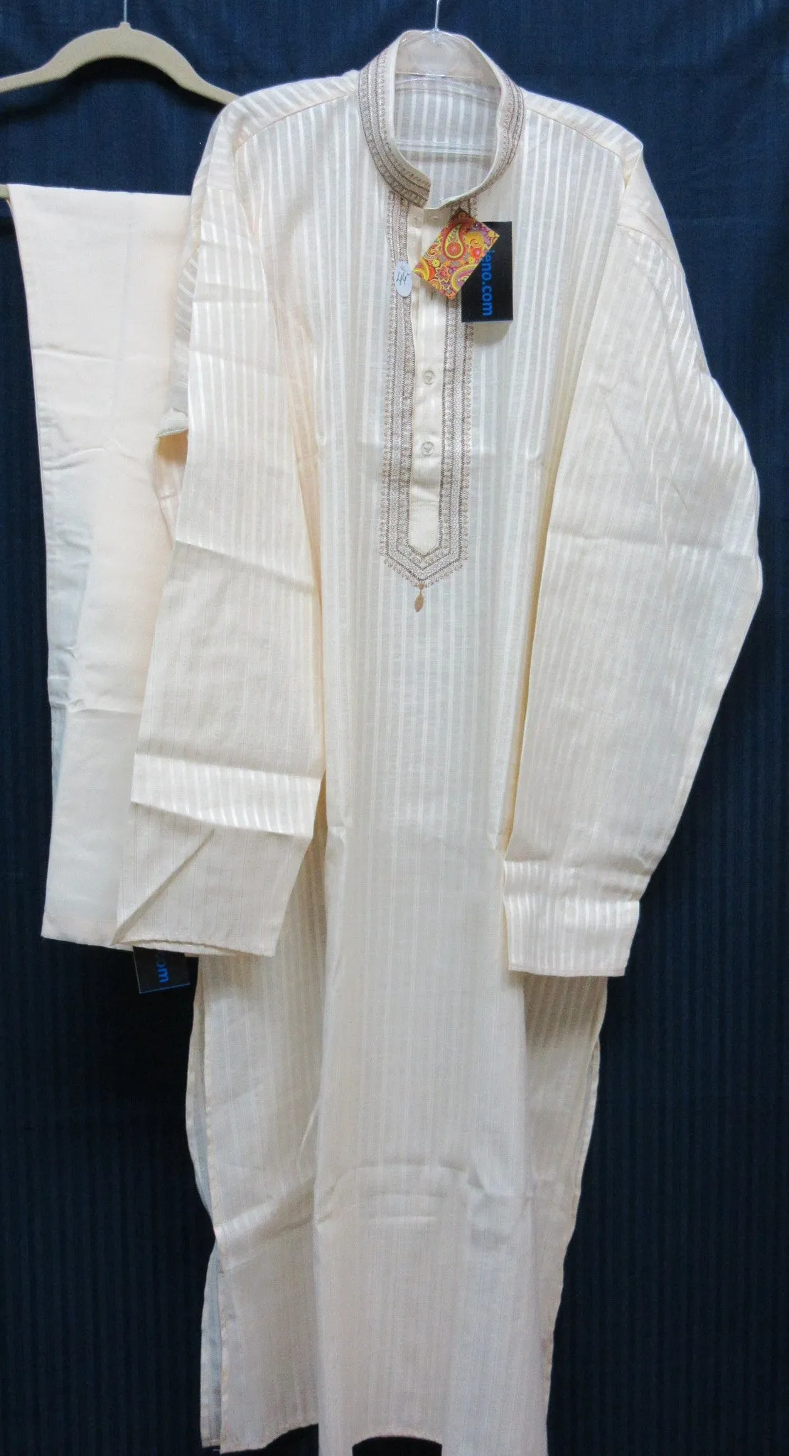 Men's 5634 Kurta Pajama Ivory Cream Shieno Sarees