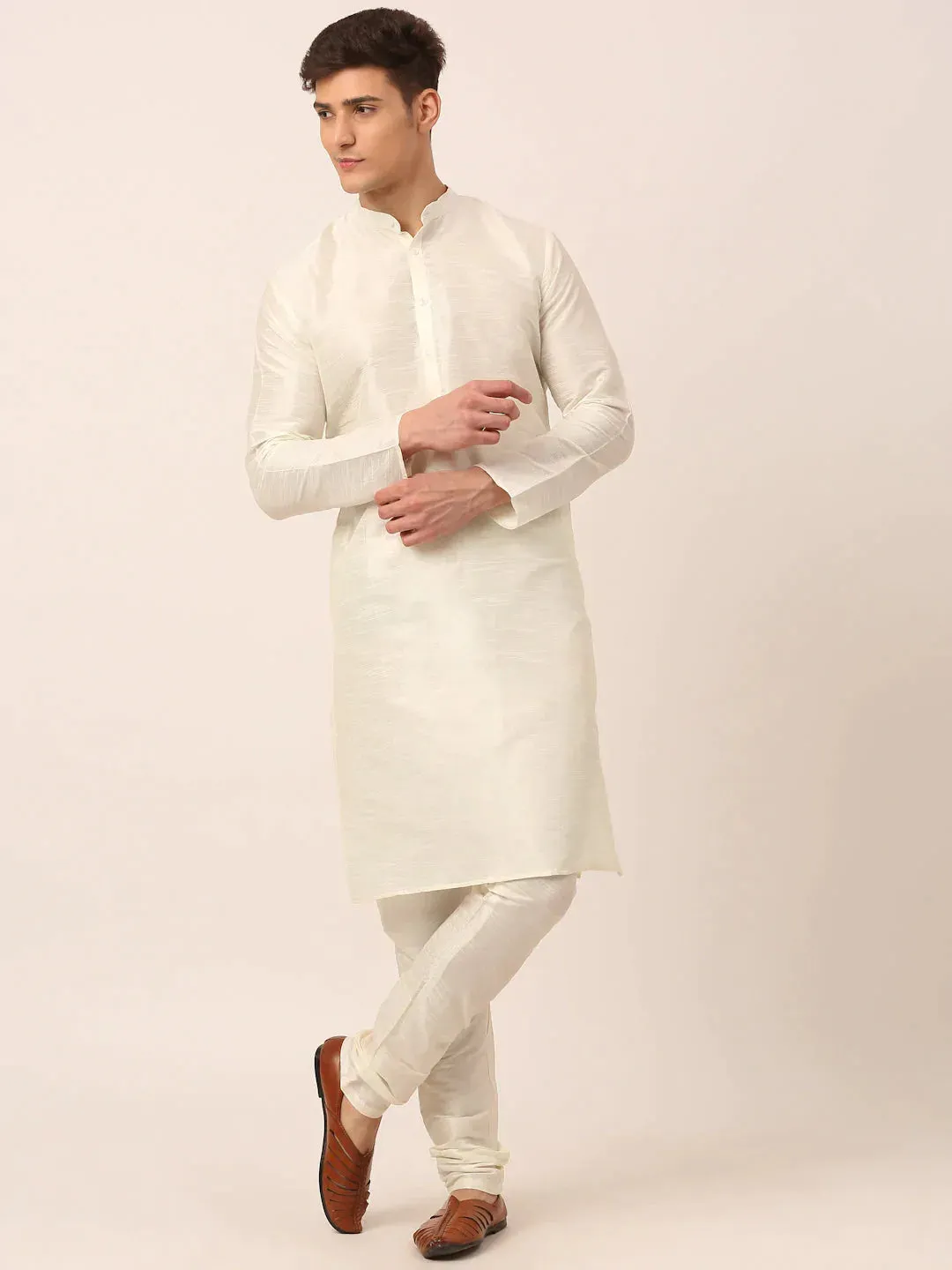 Men'S Solid Kurta Pyjama With Grey Floral Embroidered Nehru Jacket