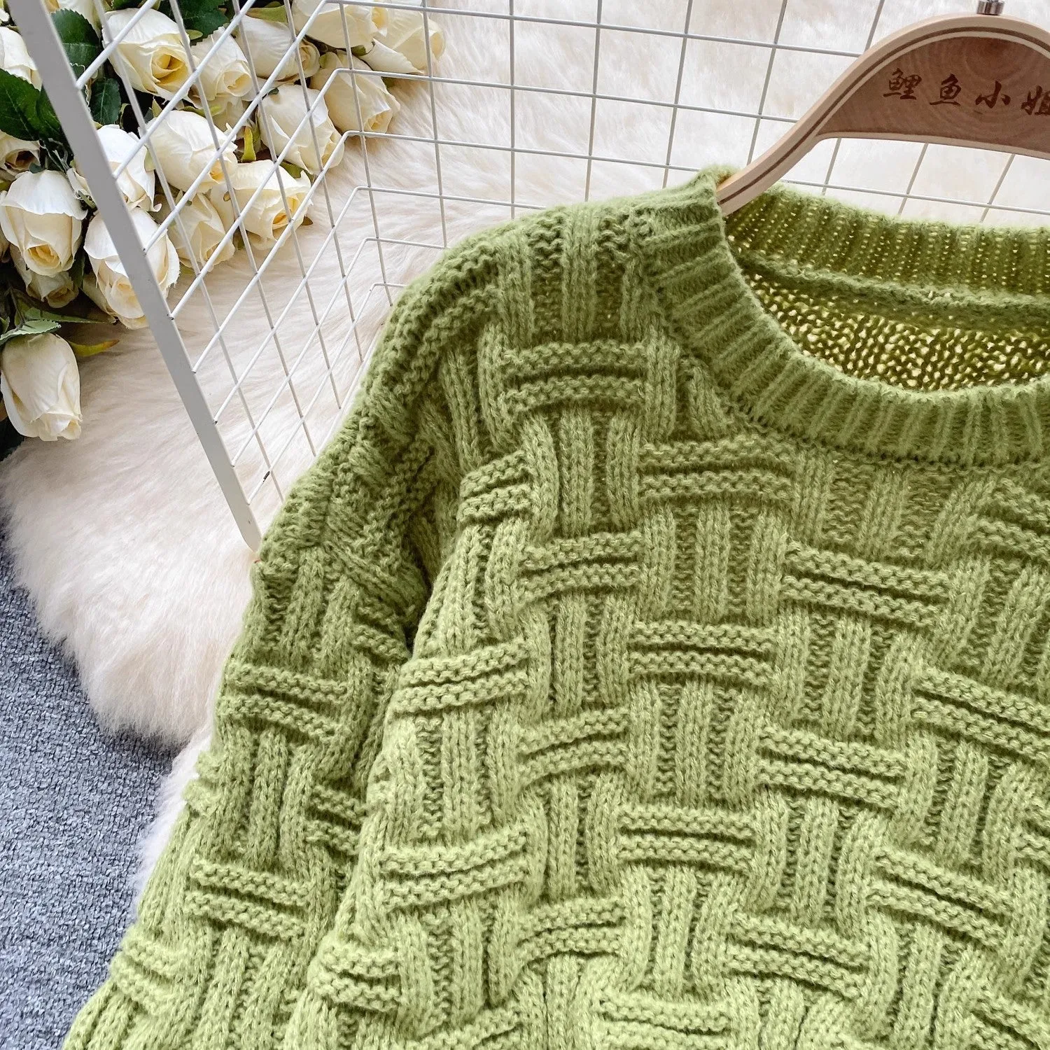 sweater for women casual fashionable round neck knitted top     S4541