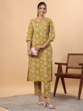 Women Lime Green Cambric Kurta & Bottom